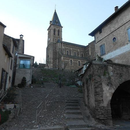 Gite Des Monts Saint-Izaire Ngoại thất bức ảnh